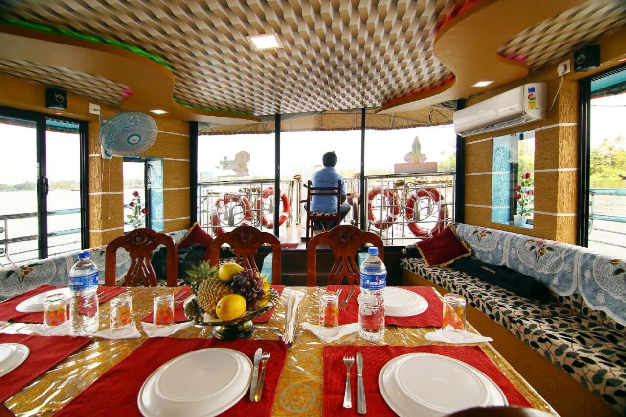 Marari Houseboat Hotel Mararikulam Ngoại thất bức ảnh