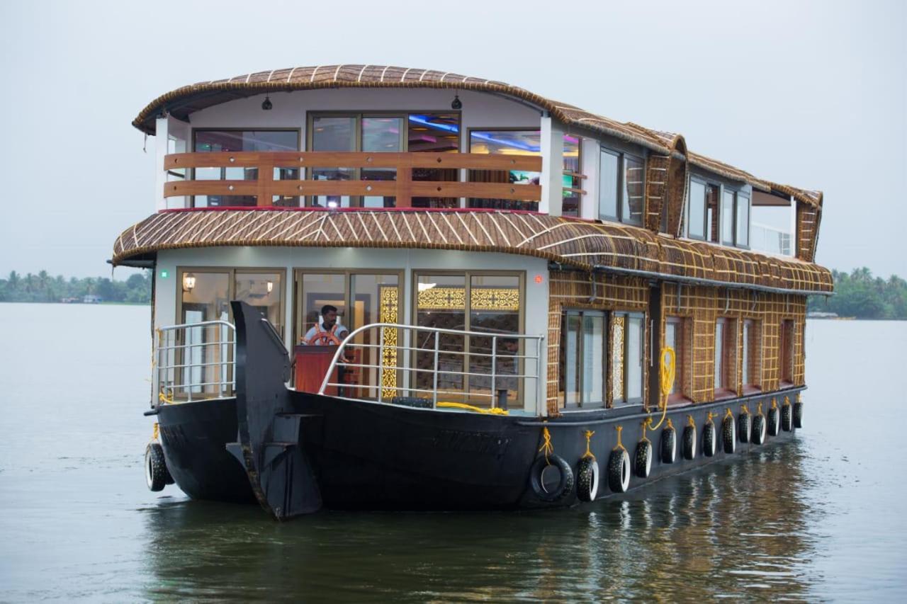 Marari Houseboat Hotel Mararikulam Ngoại thất bức ảnh