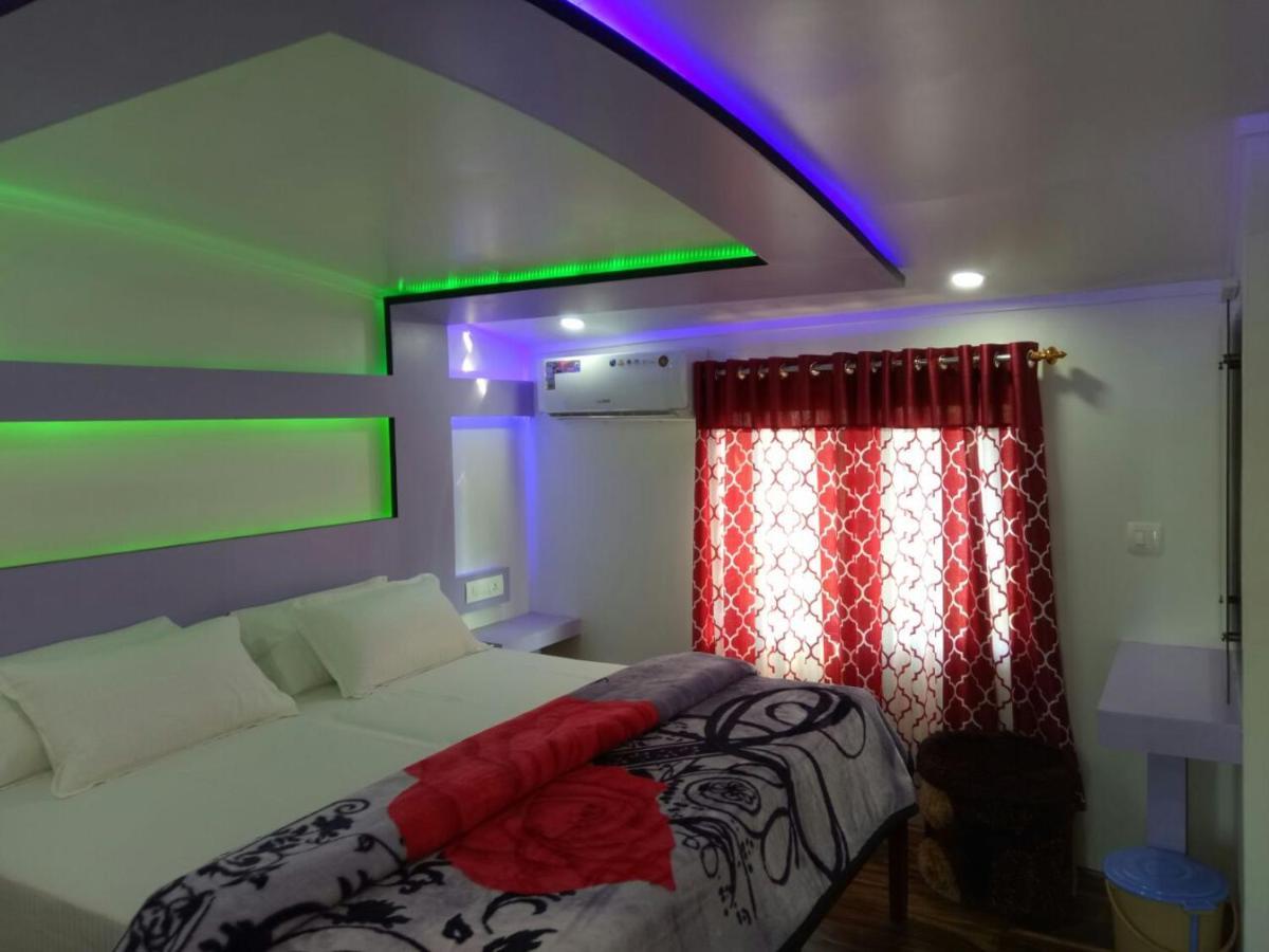 Marari Houseboat Hotel Mararikulam Ngoại thất bức ảnh