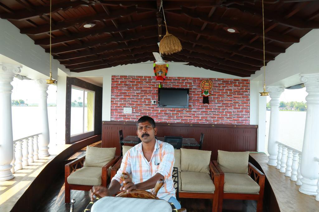 Marari Houseboat Hotel Mararikulam Ngoại thất bức ảnh