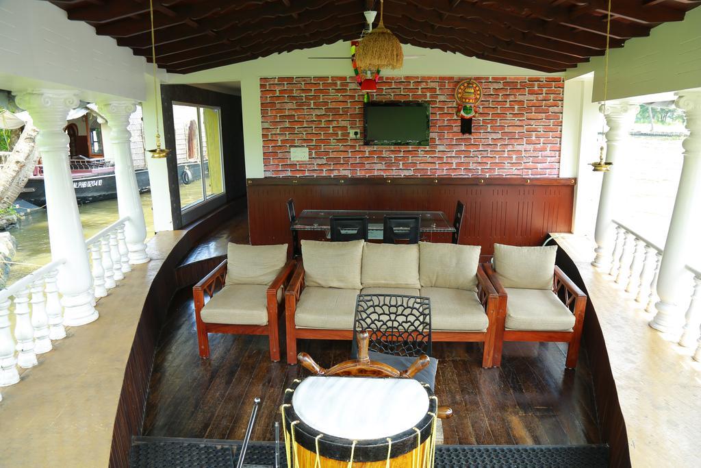 Marari Houseboat Hotel Mararikulam Ngoại thất bức ảnh